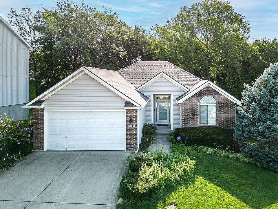 1st image of 3941 N 108th Ct
