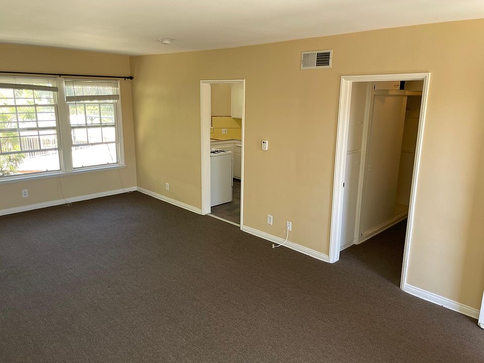 404 Landfair Avenue, Westwood, CA 90024 - Living Area