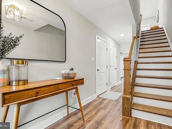 3rd image of 110 Harland Ave