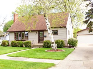 417 E 14th St, Kaukauna, WI 54130