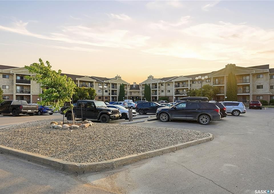 1st image of UNIT 119-3410 Park STREET