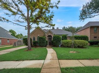 3615 Hugginsway St, Pearland, TX 77584