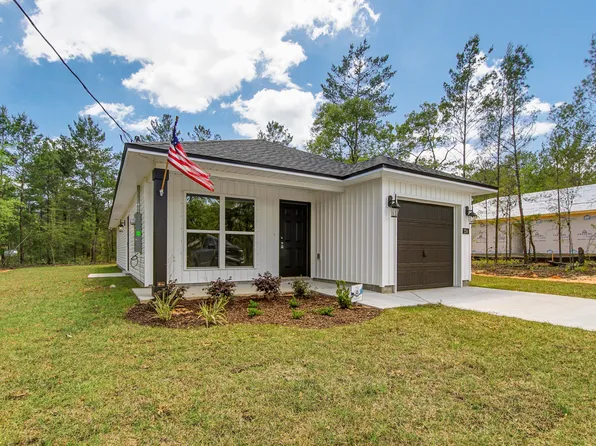 224 E Iris Ln, Defuniak Springs, FL 32433