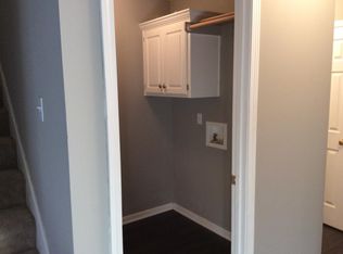 232 SW Chartwell Cir, Lees Summit, MO 64082