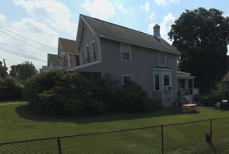 2nd image of 61 Russell Ave