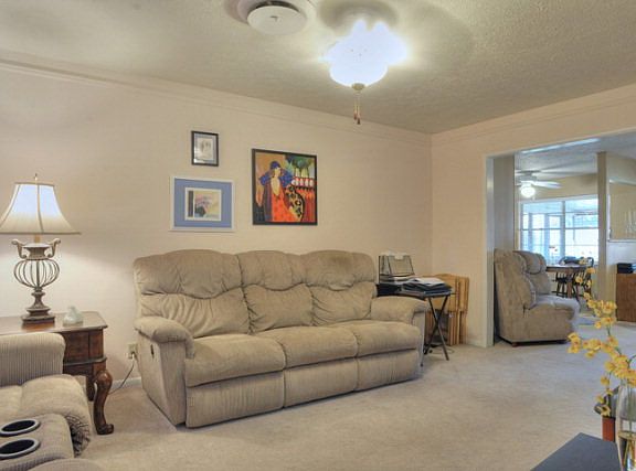 3rd image of 102 Cynthia Dr