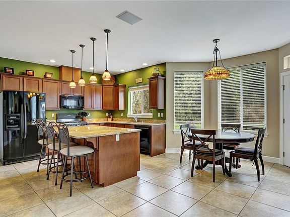 5th image of 6210 Lake Saint Clair Dr SE