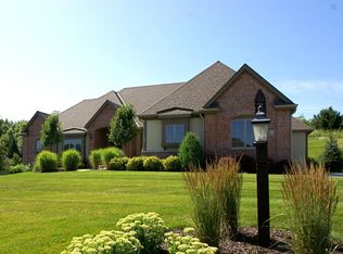 N41W23427 Century Farm Rd, Pewaukee, WI 53072