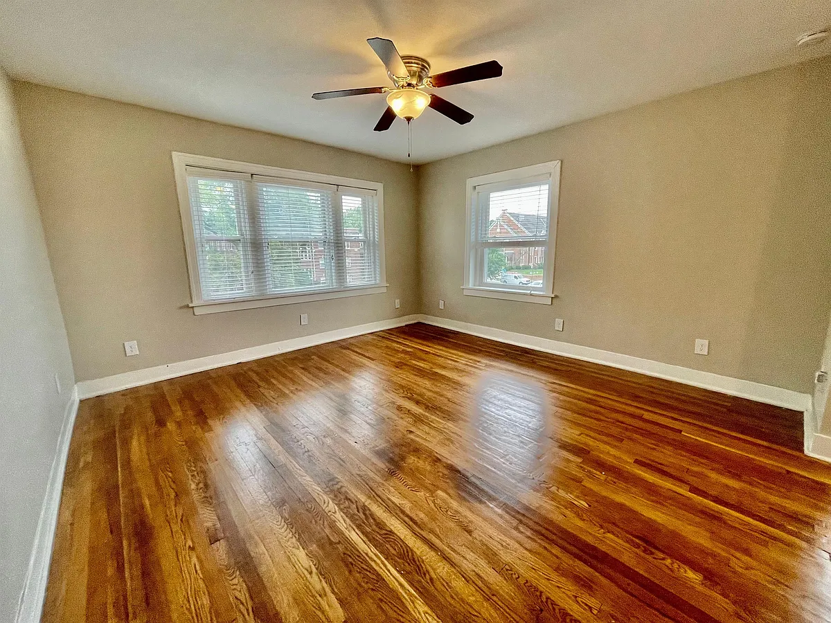 Building Photo - 3713 Summit St #301