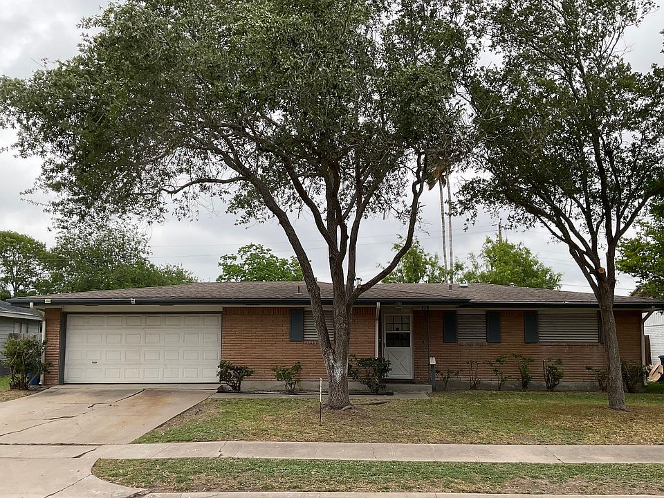 Nice big trees in front yard