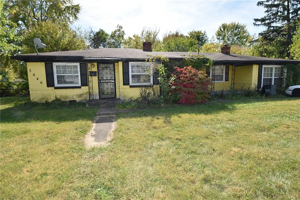 3646 N Butler Ave photo 1
