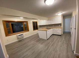 209 Edgewater Dr, Framingham, MA 01702