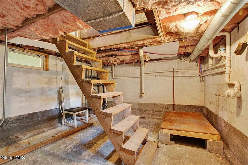 32nd image of 1106 Whiteside Road