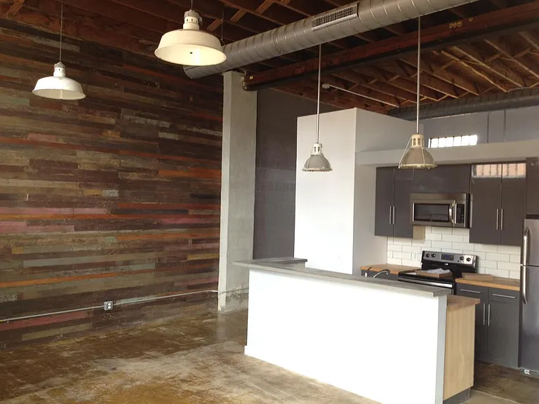 open plan - 13 foot ceilings