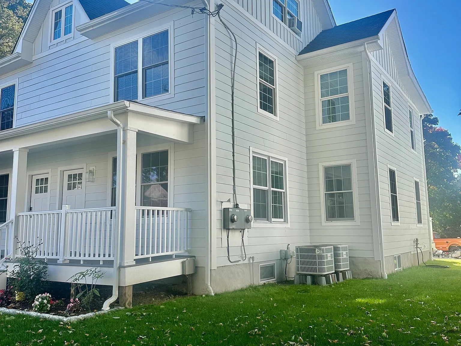 4 bed, 2.0 bath, 1875 sqft, $6,750 — Photo 2