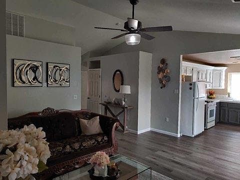 4th image of 1813 N Matthew Ave