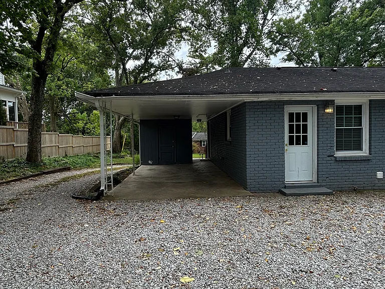 218 McKennell Dr — Photo 2