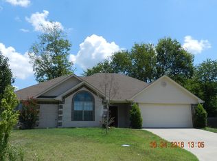 22 Oak Leaf St, White Oak, TX 75693