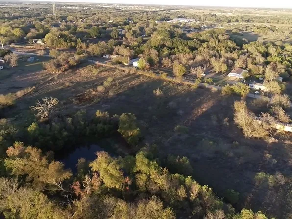 982 Old Somerville Rd, Caldwell, TX 77836