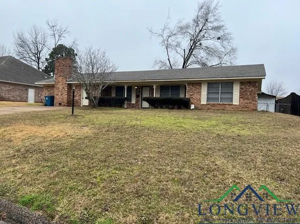 2102 E Harold St, Gladewater, TX 75647