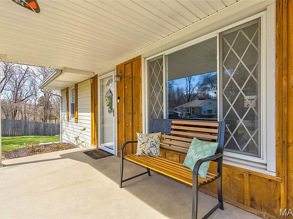 5th image of 702 Ridge Ln