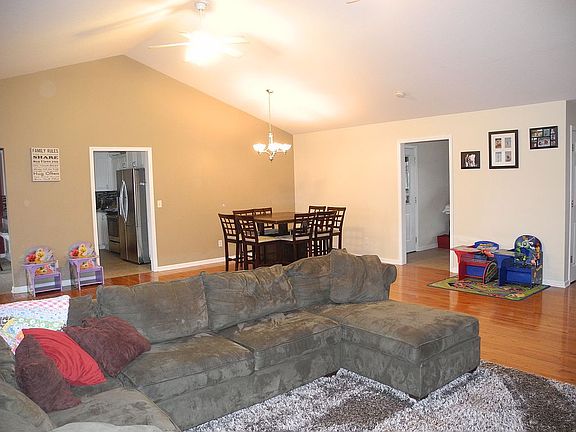 Living/Dining Area