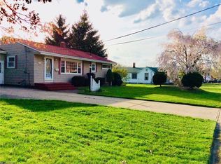 743 Grove St, Conneaut, OH 44030