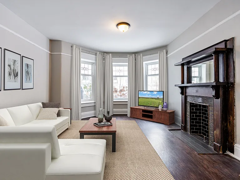 32 Maitland St #H012 — Photo 4