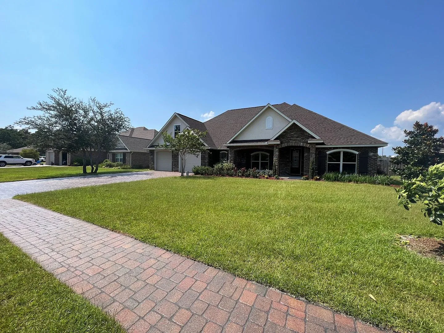 Gulf Breeze - Soundside Shores - 4 Bedroom, 2.5 Bathroom w/ office and sunroom — Photo 2