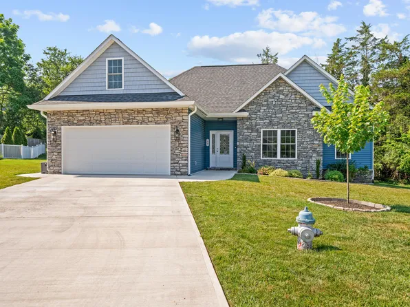7947 Carriage Park Dr, Roanoke, VA 24019
