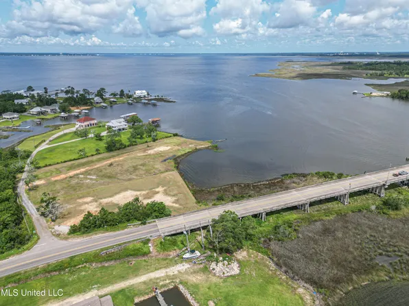 Sunset Bay Ln, Pass Christian, MS 39571
