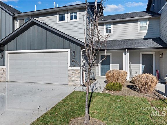 3rd image of 876 W Woodpine St