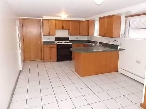 5th image of 4402 W Leland Ave