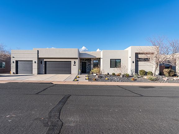 3rd image of 5446 W Copper Cliffs Way