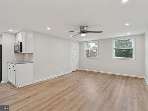 4th image of 421 W Jefferson St #B