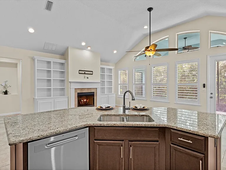 1201 E Redrock Ridge Ave — Photo 25