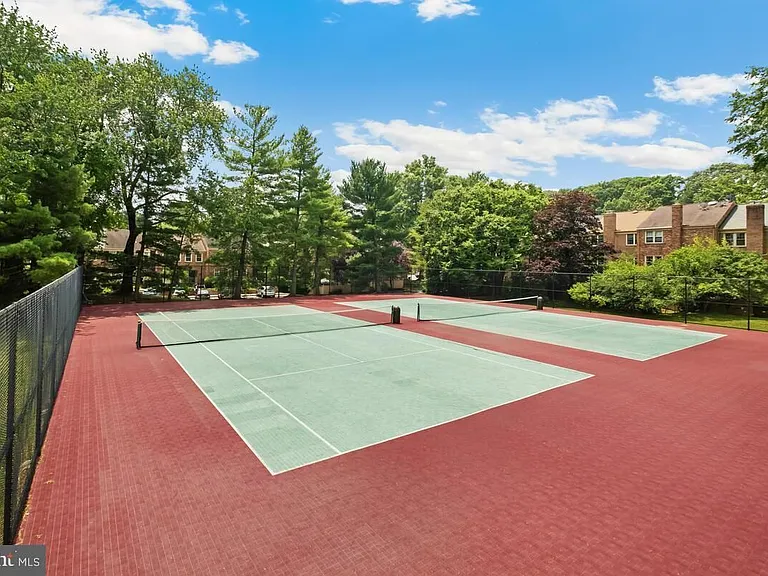11426 Dorchester Ln — Photo 36
