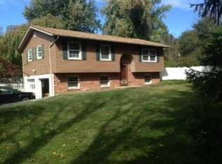 138 E Springtown Rd, Long Valley, NJ 07853