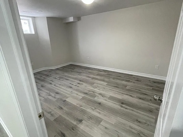 67 Eldridge Pl #BASEMENT — Photo 9
