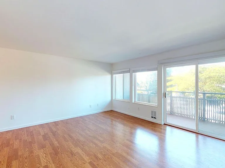 2220 Minor Apartments — Photo 12