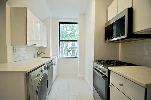 Rented by Bohemia Realty Group | media 2