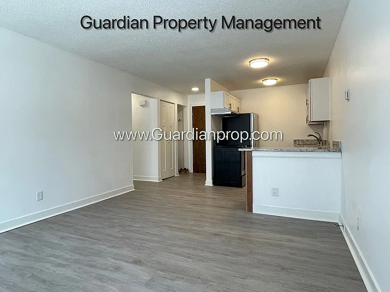 627 Polk St NE #6 — Photo 5