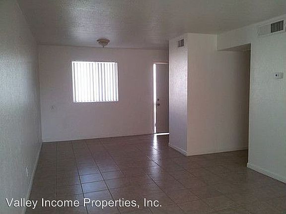 4th image of 2326 E Pinchot Ave APT 06