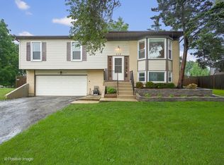 117 E Robinhood Way, Bolingbrook, IL 60440