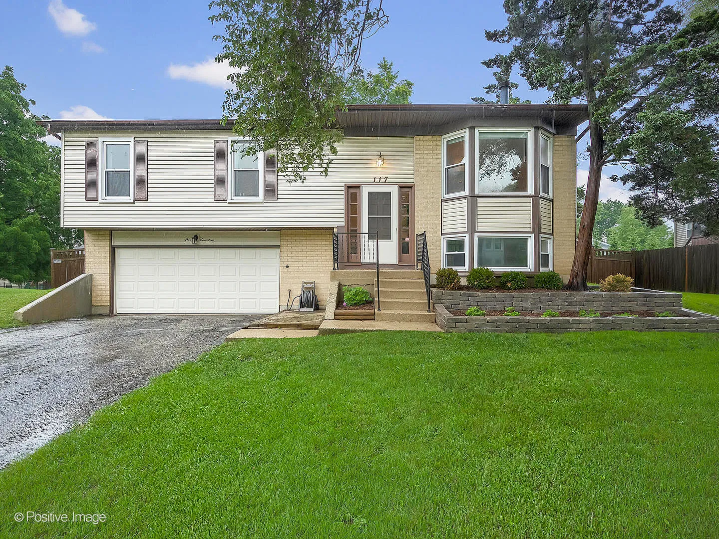 117 E Robinhood Way photo 1