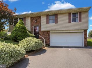 2 Buckwheat Dr, Denver, PA 17517