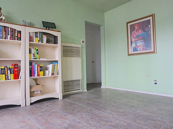 3rd image of 11512 Gwynne Ave