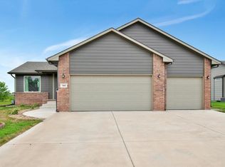 868 S Cattail Cir, Haysville, KS 67060