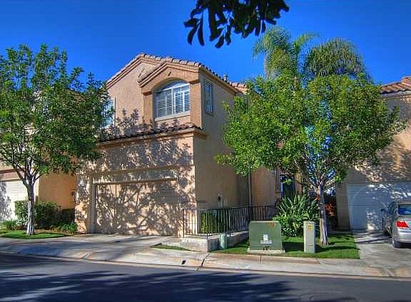 Single Family House with 2 Attached Garage