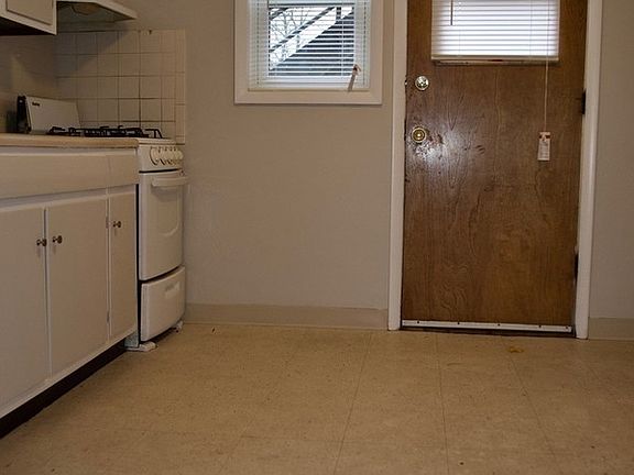 4th image of 2443 Gaynor Ave NW APT B